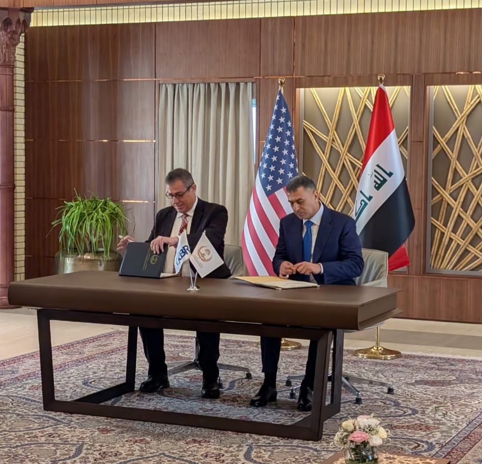 USEmbBaghdad's tweet photo. يسرني أن أشهد توقيع مذكرة التفاهم بين شركة KBR والحكومة المحلية في البصرة، وهي خطوة تهدف إلى توظيف الخبرات والتميز الأمريكي في تطوير البنية التحتية وتعزيز النمو الاقتصادي. https://t.co/p6IDP0YCQu