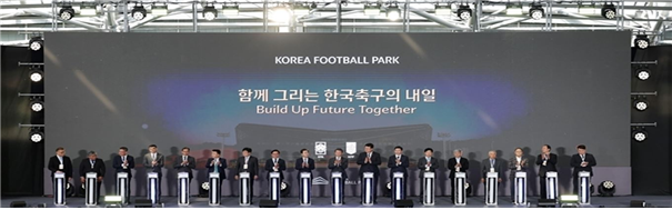 sigolnonbu's tweet photo. ◾️#K축구적폐성 @mcstkorea @Korea_Olympic @theKFA
 체육기금 1조7천억 #현대·고려대 카르텔이 잠식한다?
 클린스만 영입에 차범근 등이 관여하지 않았나? #적폐짓
 클린스만 퇴출 후 홍명보 선임을 자격X 이임생이 선임했다?
 홍명보는 자만심에 가득 찬 不能!/ 동기X 작전X 조직장악X https://t.co/GrfxxvPiFT