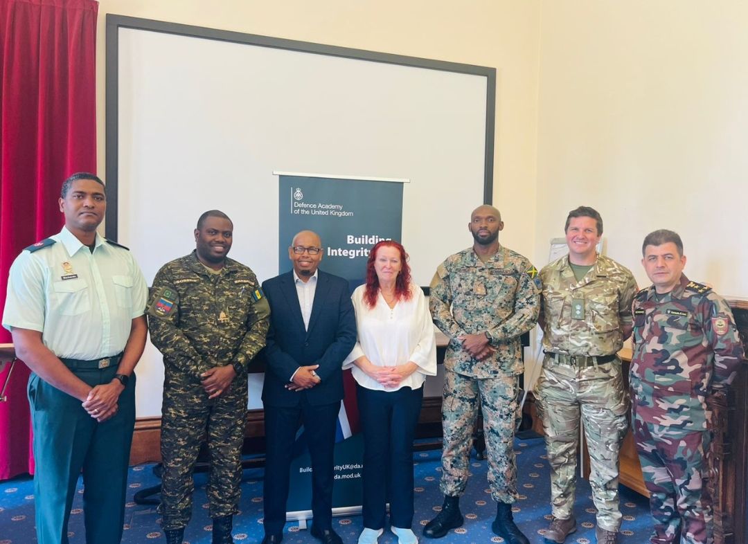 SomalilandMod's tweet photo. Somaliland’s Ministry of Defence participated in the International Anti-Corruption in the Military Conference at the UK Defence Academy. Represented by Advisor Farah Haji Ahmed, Somaliland joined 24 nations to discuss transparency, accountability &amp; integrity in defence.
#Defence https://t.co/YUvGG90zDA