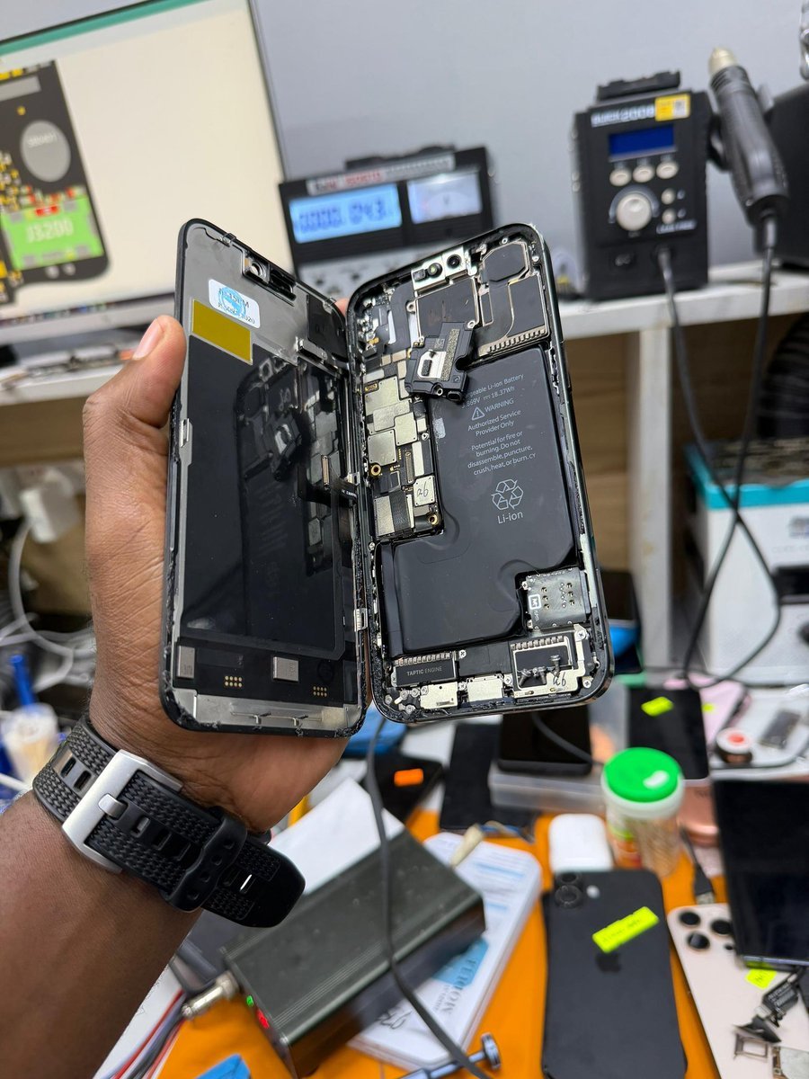 mjomba__nimama's tweet photo. Tuna tengeneza simu.
🔧 Kioo kilichovunjika
🔋 Battery replacement
⚡ Tatizo la kuchaji
💧 Simu iliyoingia maji
📲 Software & iPhone Unlock
📍 Ubungo External Garage
📞 0789 456 054
#FundiSimu
@MissChelsea1221 @Adv_innocent @AmourGingi @Angelelsie8 @AzizhDuro @AyoubChakah https://t.co/FwkxghrJwv