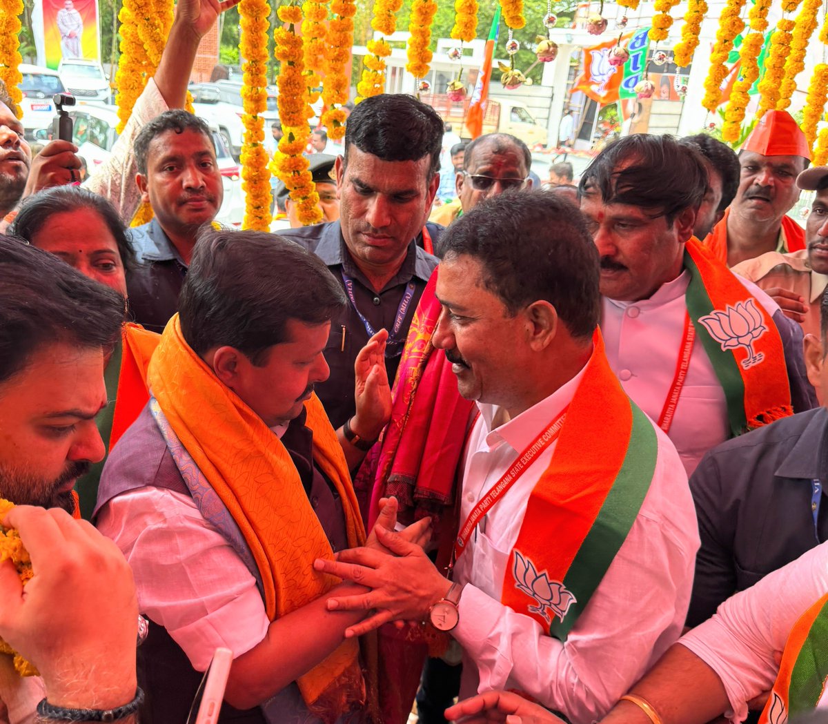 BandaCR's tweet photo. @ BJP state executive meeting annojiguda Ghatkesar with Sri Nitin Nabi Ji national Bjp president

#bjptelangana
#bjp https://t.co/dSp803A1ys