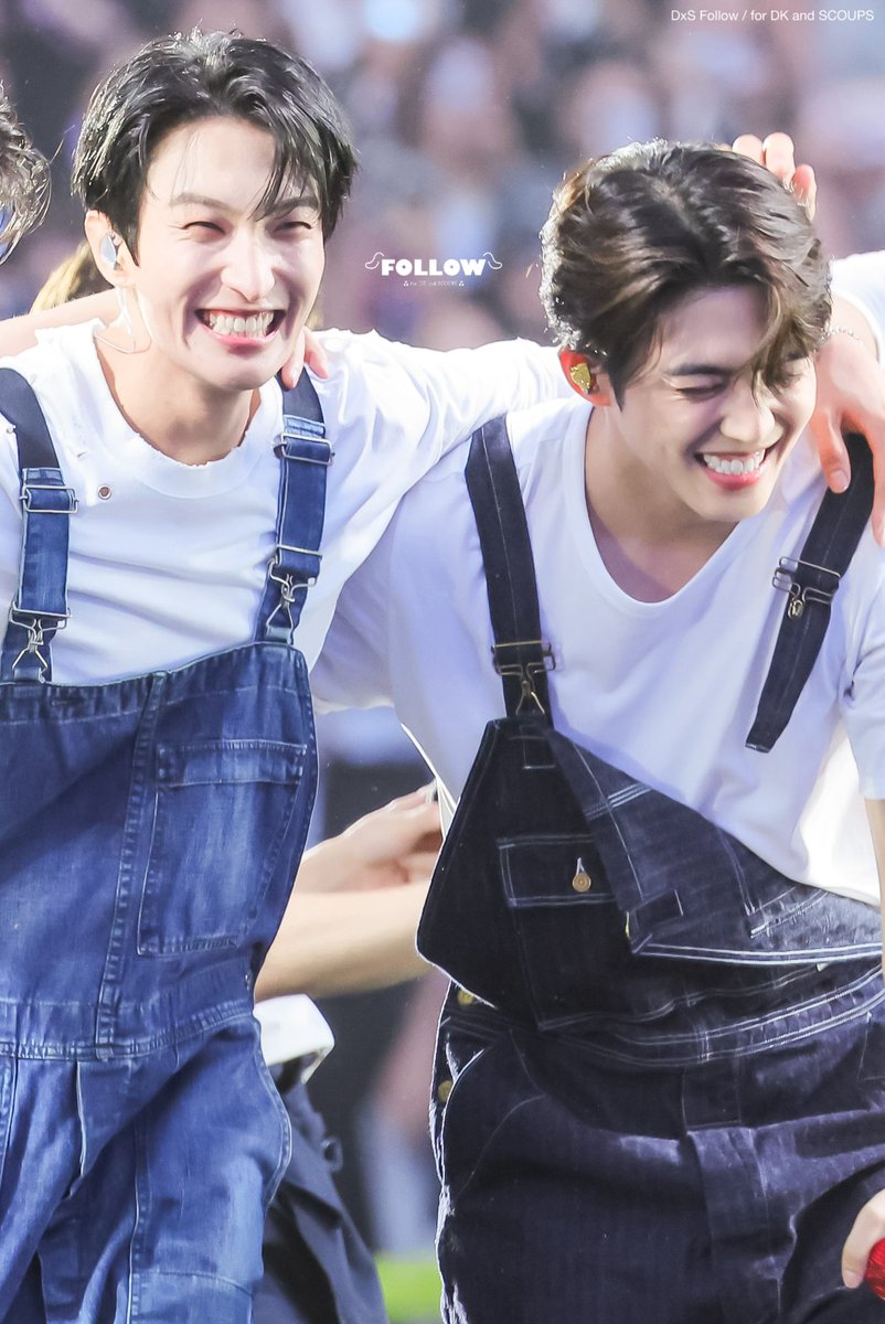 DKxSCOUPSfollow's tweet photo. 260621 CARAT LAND

🍒🐶

#에스쿱스 #SCOUPS #최승철 #승철 #エスクプス #崔勝哲
#도겸 #DK #이석민 #ドギョム #李碩珉
#세븐틴  #SEVENTEEN https://t.co/U3izCPCUtP