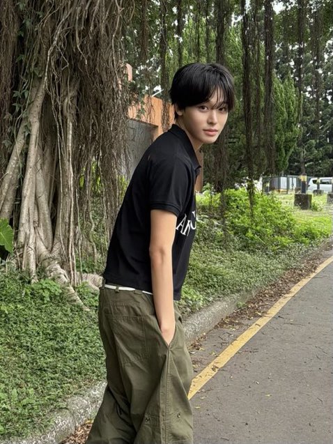 Creamxnj's tweet photo. ㅇ날진짜 존나남자. https://t.co/8csGghrux1