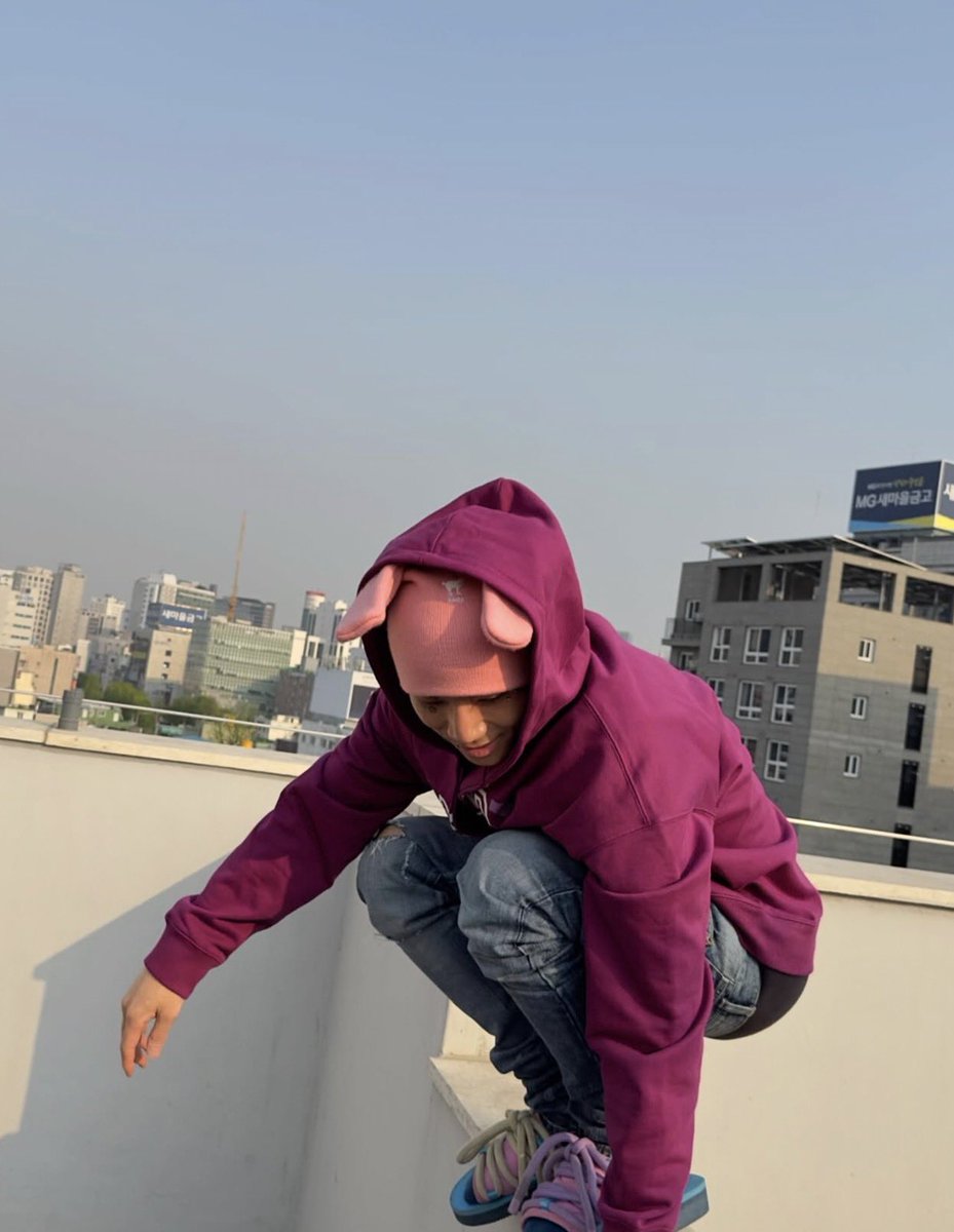 acervoloopy's tweet photo. saw someone posting their favourite loopy outfit, here’s mine https://t.co/Y9acDqg5gm