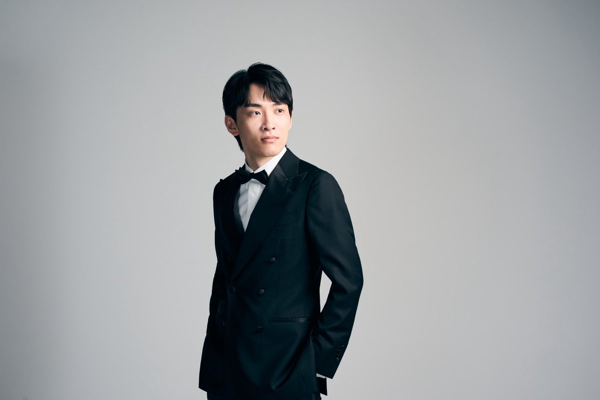 office_kobari's tweet photo. 【所属のお知らせ】

この度、指揮者の岡本陸のマネジメントをお引き受けすることとなりました。

昨年、第4回アンタル・ドラティ国際指揮者コンクールで最高位を受賞するなど、すでに国内外で広く活躍中の次世代を担うアーティストです。

今後のご活躍にご期待ください！
https://t.co/rFhZTuLpZ7 https://t.co/XVqnzslwoq