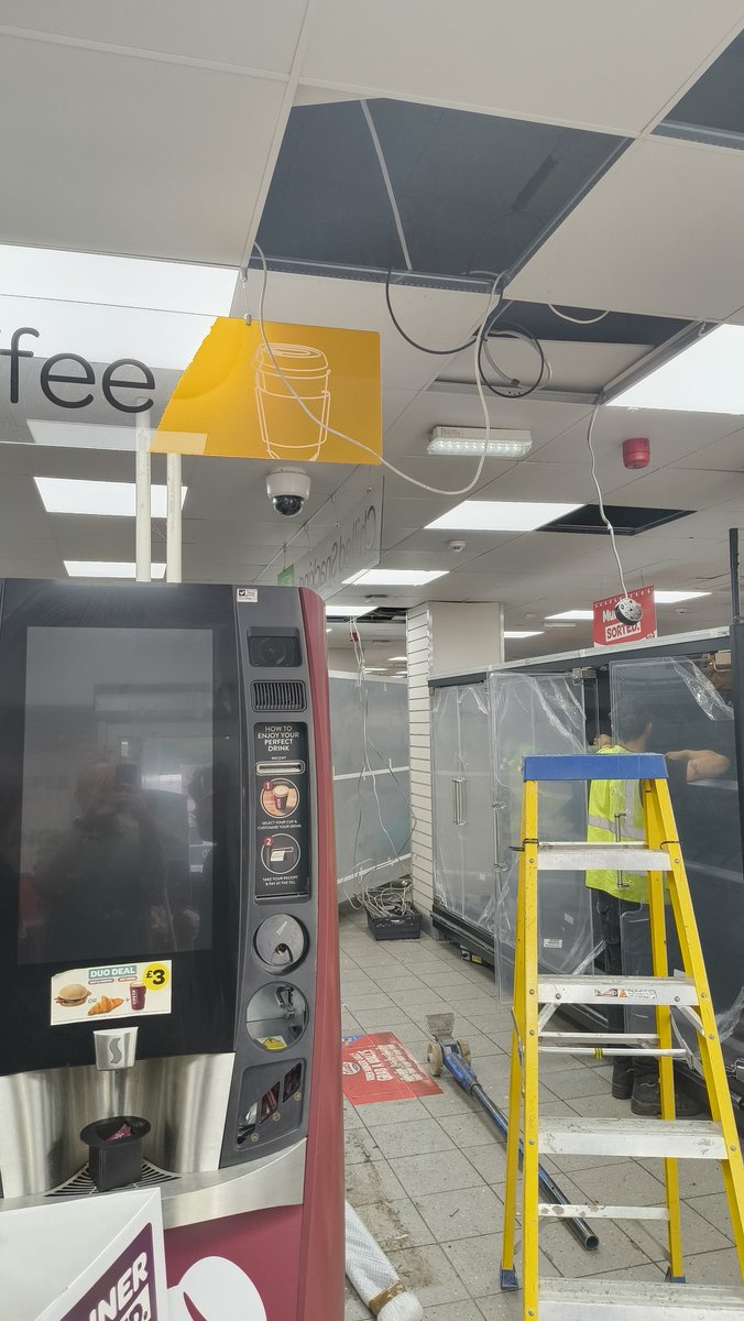 WayneAGWELEC's tweet photo. Store refit we have just started on. Quick turn around jobs. 
We knock these out for fun. 
#fitout #shopfitting #retail #construction #agwelectrical https://t.co/oITE991Uox