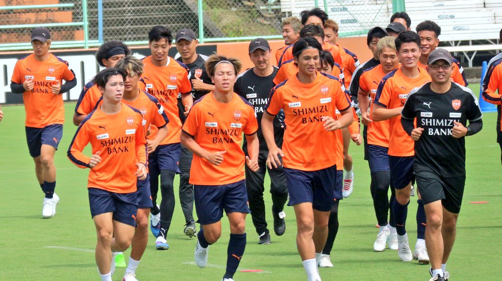 tebrapul's tweet photo. 今日からまた、さまざまな場所で4年後に向けた戦いが始まった。チームとしての目標。個人としての野望。

選手でいる限り、誰にだって可能性はある。ひとりでも多くのオレンジ戦士が、あの舞台に立っていてほしい。

今日は、そんなことを思う日。

#三保活 #spulse https://t.co/GSFeCNrvTP
