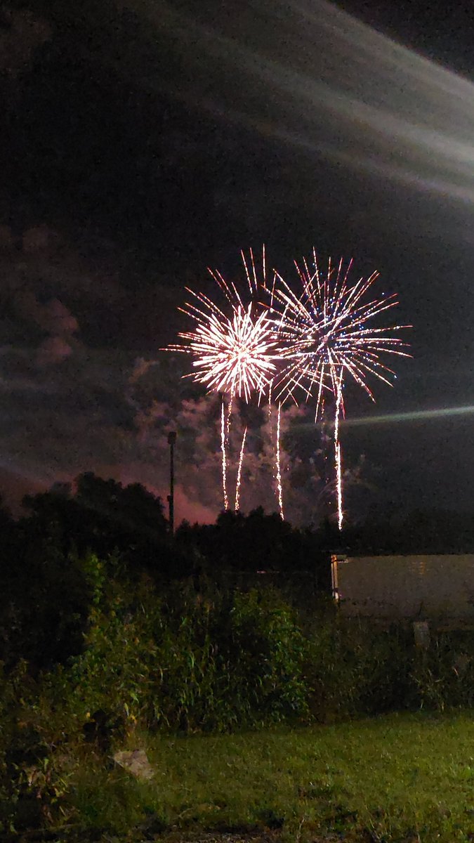 JakeMorgan59091's tweet photo. FireWork Show tht we had last nite in Aurburn Ky ,which was a really great show too watch..2026🎆🎇

2026...
#FireWorkShow🎆🎇
#CounTrySide🤠🇺🇸🦌
#Merica🇺🇸🇺🇸🇺🇸
#YeeYee🦌🇺🇸🦃🎣
#KeepNitRedNekN🤠😎👍🤘
#USA🇺🇸🇺🇸🦅🦅 https://t.co/iC7uBvizYa