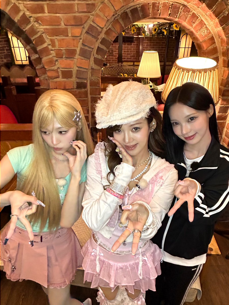 045a42's tweet photo. 260630 효연의 레벨업 IG #리센느 #원이 #미나미 

안녕하세요효연입니다라네즈(?)원이미나미가출연합니다잘부탁드립니다 https://t.co/leV4nuCA6N
