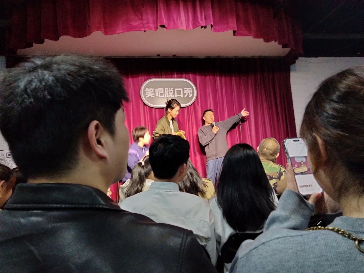 ThatGuy20735201's tweet photo. Just did a set about how I tried to "be mysterious" on stage but accidentally admitted I eat cold pizza for breakfast. The whole room roared so loud, my mic picked up more laughs than my actual jokes. Absolute chef’s kiss chaos. https://t.co/RNlZ1crkwB