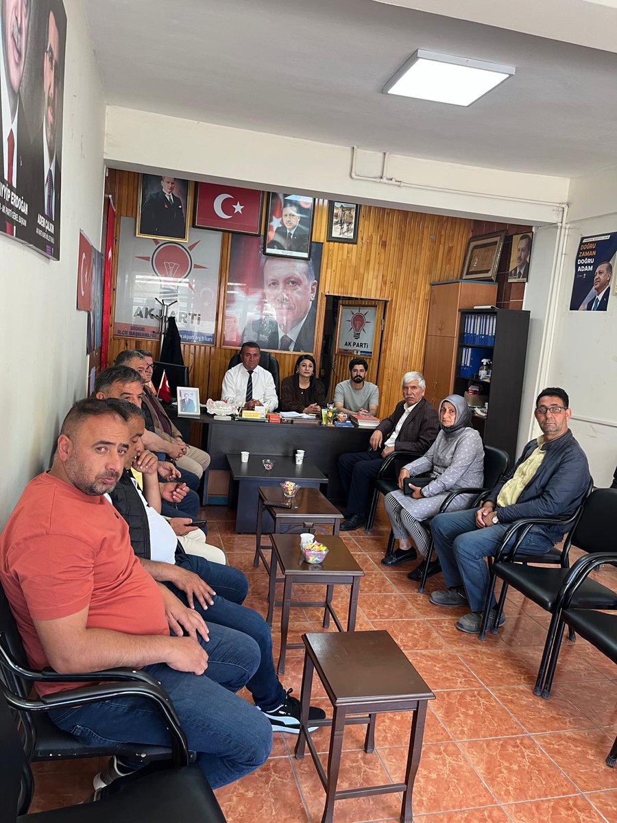 akpartidigor36's tweet photo. 📍 DİGOR AK PARTİ İLÇE BAŞKANLIĞI 

İlçe Başkanlarımız Sn Casim ZAN’ın başkanlığında,

Haftalık olağan yürütme ve yönetim kurulu üyelerimiz ile istişare ve değerlendirme toplantımızı gerçekleştirdik.

#DigorİçinCanlaBaşla

@akparti 
@ademcalkin
@SancarMuammer
@casimzan36 https://t.co/QmEDBxftbt