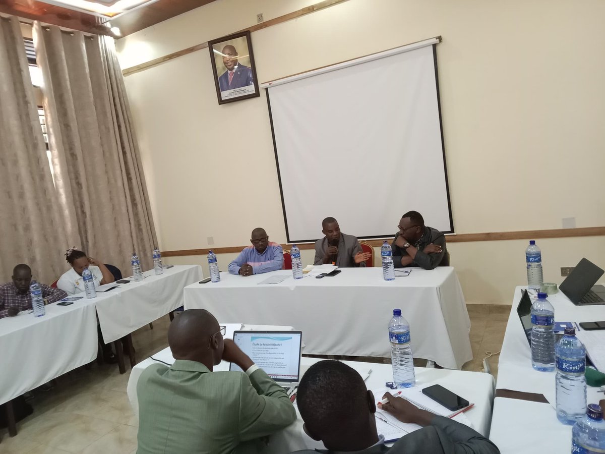 Merankabandi2's tweet photo. #Merankabandi.
Le groupt @TwitezimbereBdi @CAREGlobal @AVEDECBurundi et @cocafemgl organise, au chef-lieu de @Gitega du 29 juin au 4 juillet 2026, 1 atelier de format° des formateurs sur le module "Micro-Entrepreneuriat, Connaissance du Marché et Élaboration des Plans d’Affaires" https://t.co/FFkSeuk8CS