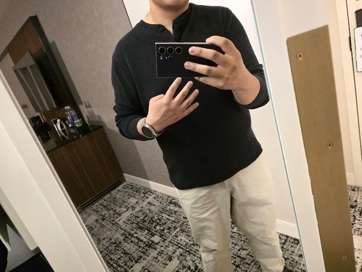 vicx2k's tweet photo. another intro! not new to #nsfwtwt but let's hope this time i stay active lol

====《==》====

hi, my name is Vic :)
☆ 26y/o | straight | switch (dom++)
♡ soft + hard kinks
☆ video games, music, travel, 🍃
♡ let me obsess over you

♡ + ↻ to be moots! | MDNI
#moothunt #nsfw https://t.co/VYN3p3Co43