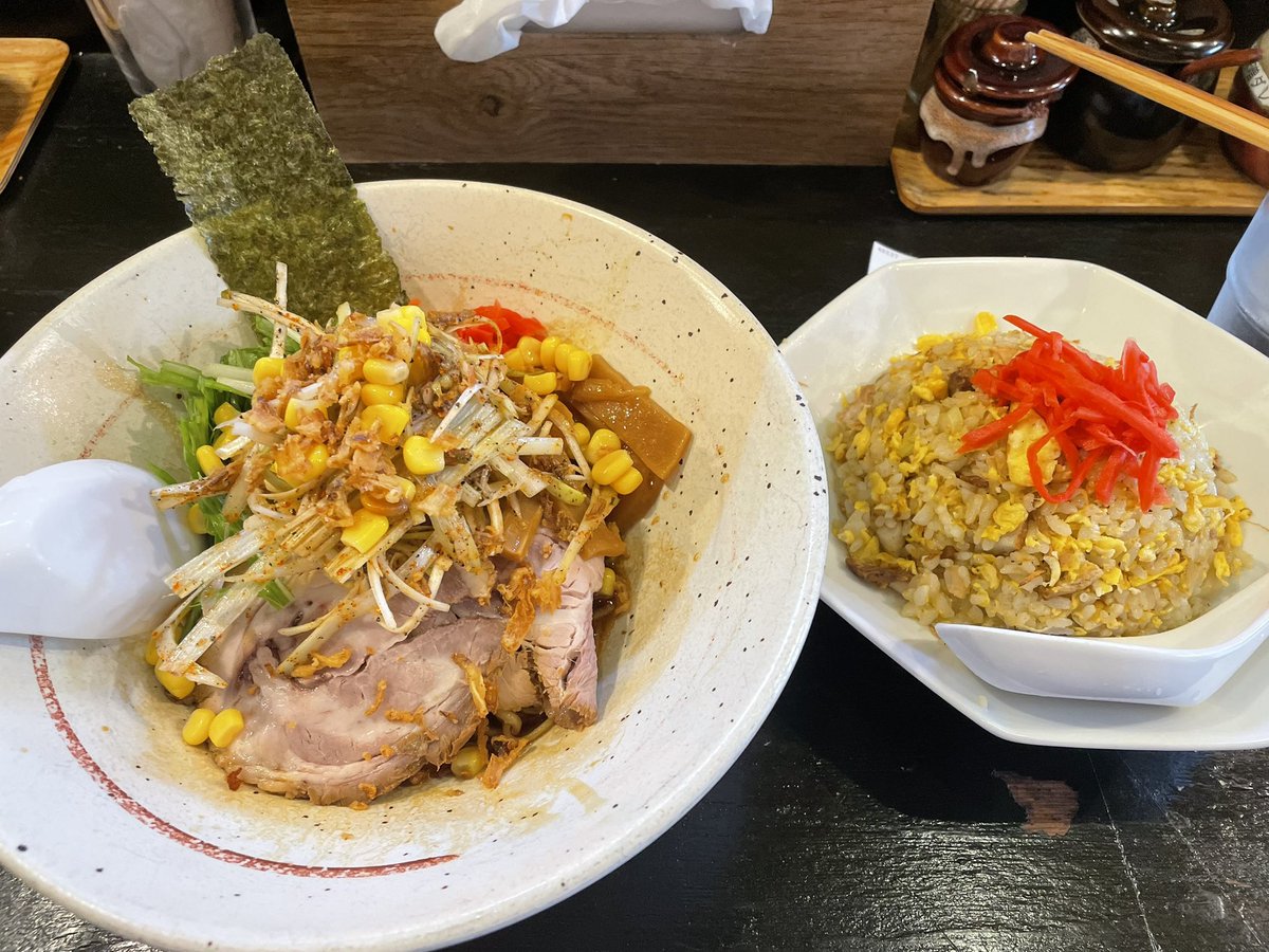 nakada0919's tweet photo. 特製あぶらいおん、本気の炒飯

#らいおん亭　#国分寺
#好きな食べ物　#ラーメン https://t.co/t2QitVF6Wz