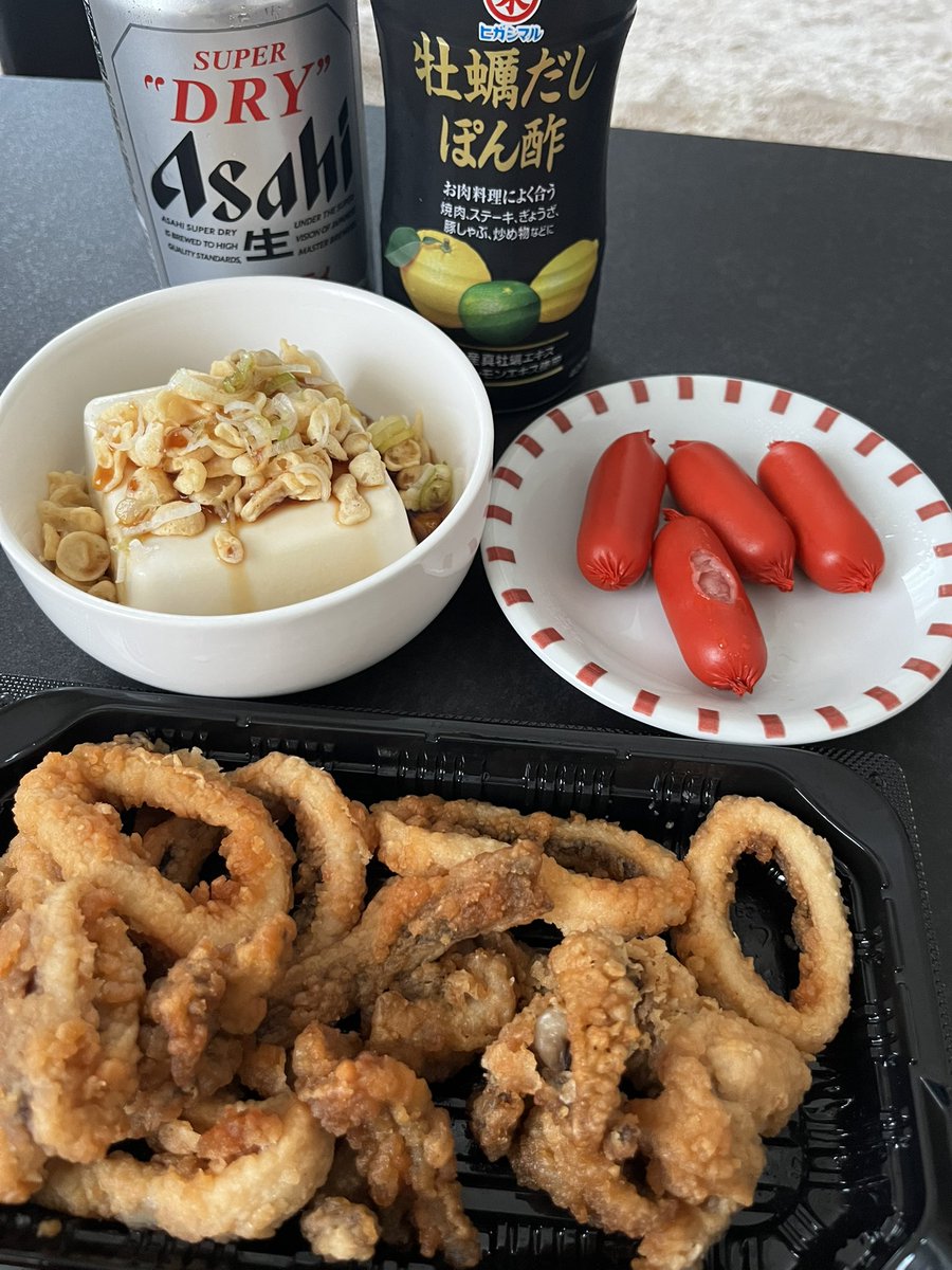wky_y's tweet photo. 適当ぼっち飯でカンパーイ https://t.co/r0lX3Irjse