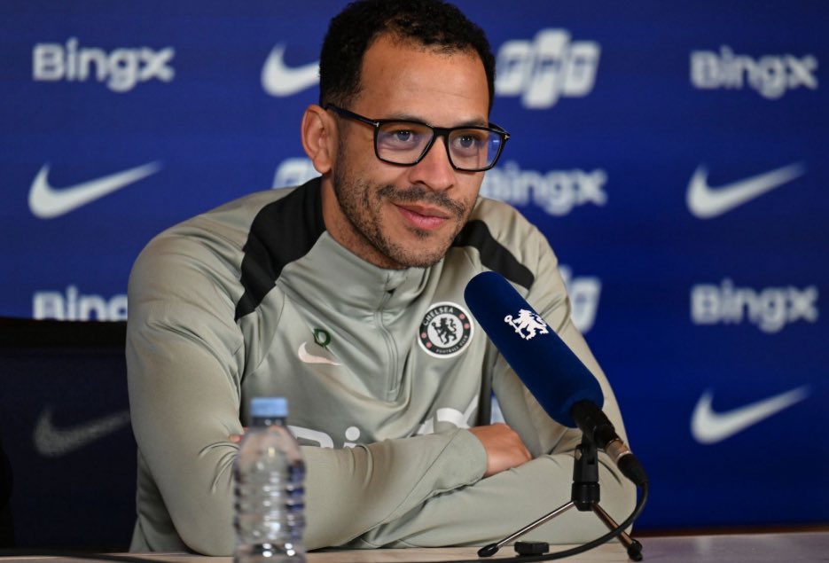 celery_brigade's tweet photo. club who took the entire back room staff of brighton 5 games into a season before poaching liam rosenior from one of their own affiliate clubs are complaining about City turning Enzo’s head 

Did enzo screw us? ✅ 
Is Enzo solely accountable for the horrors of last season? ❌ https://t.co/e8RsQw2J2K