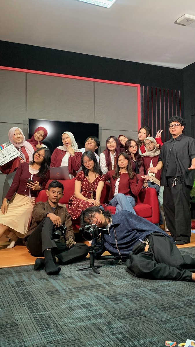bempsikoundip's tweet photo. para etmin mau ngapain loh ya 😅 https://t.co/llZmXuhACq