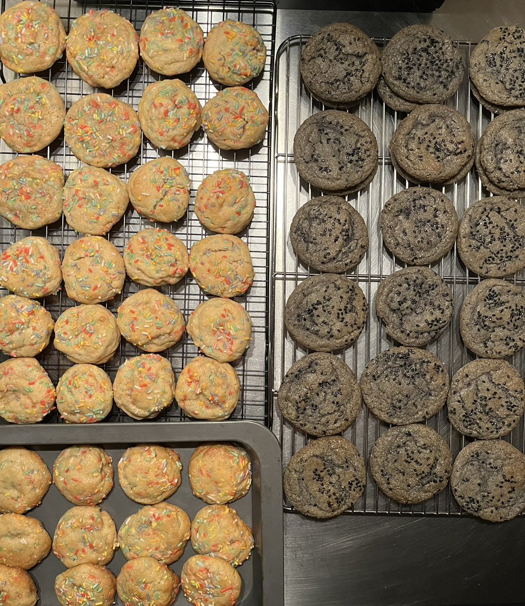 BMoo4x4's tweet photo. I’ll be giving out cookies on con day! Buy tix and see you there! 😄 https://t.co/CPmmThjjbI