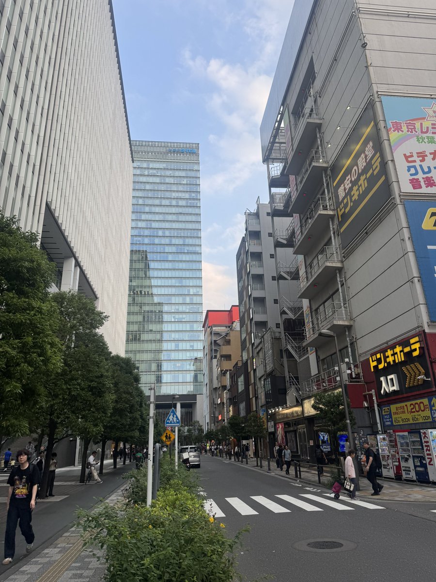FRONTEA's tweet photo. こんばんわ
秋葉原 https://t.co/XfaUrwTlXU