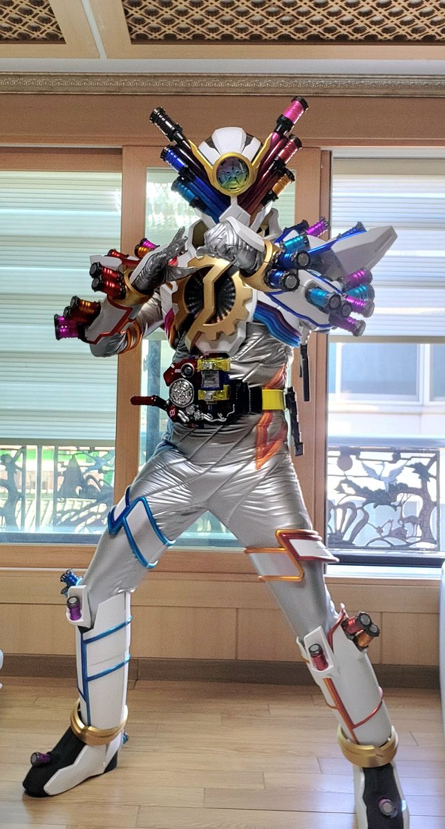 white_377's tweet photo. ⚠️ Cosplay 
#仮面ライダービルド #仮面ライダー #kamenriderbuild  #kamenrider 
「ライダーシステムはデータなんかじゃ測れない誰かの力になりたいと願う思いが俺たちを強くするんだ！！」 https://t.co/zcNzSaxUkp