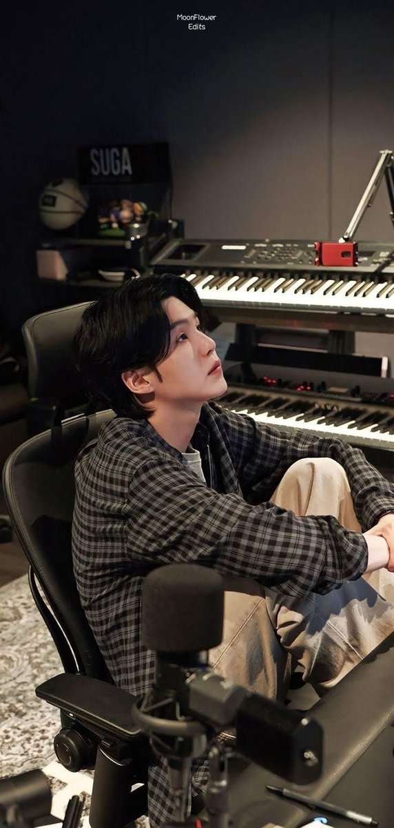 ParkJimta's tweet photo. Spotify Update — Agust D / SUGA

06/22 — +1,872,971
06/23 — +1,920,627
06/24 — +1,891,214
06/25 — +1,836,100
06/26 — +1,797,142
06/27 — +1,634,019
06/28 — +1,527,970

Total streams: 5,240,655,201 https://t.co/ECQCyJFl9z