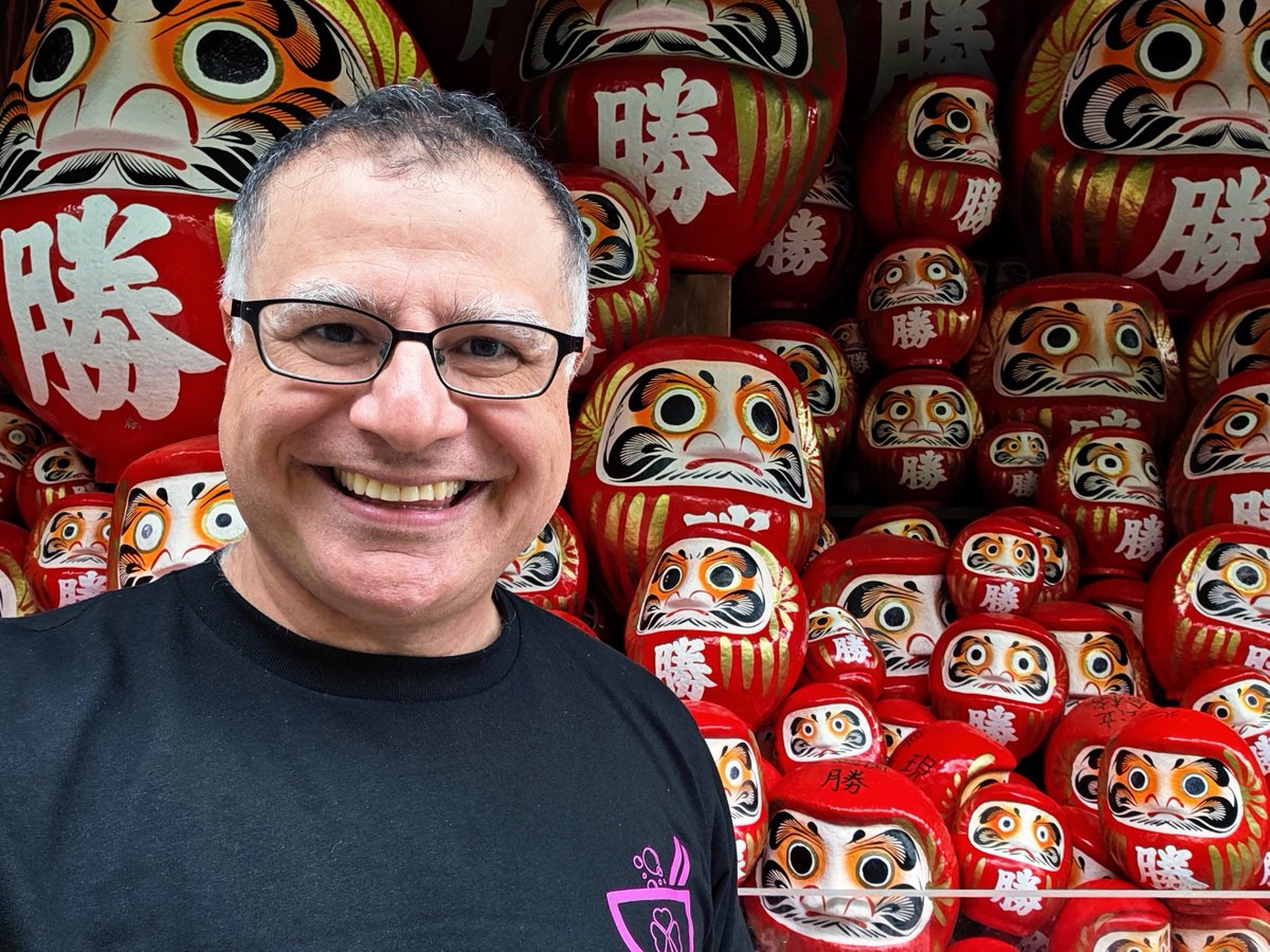 mactionplanet's tweet photo. At Katsuo-ji, the famous Daruma temple outside Osaka.
Founded in 765, it earned its reputation after Emperor Seiwa recovered from illness there in the 9th century. Daruma inspire victory: paint one eye when you wish, the other when it comes true.
More: https://t.co/vHZE5NZmjF https://t.co/dnq9VmSX9U