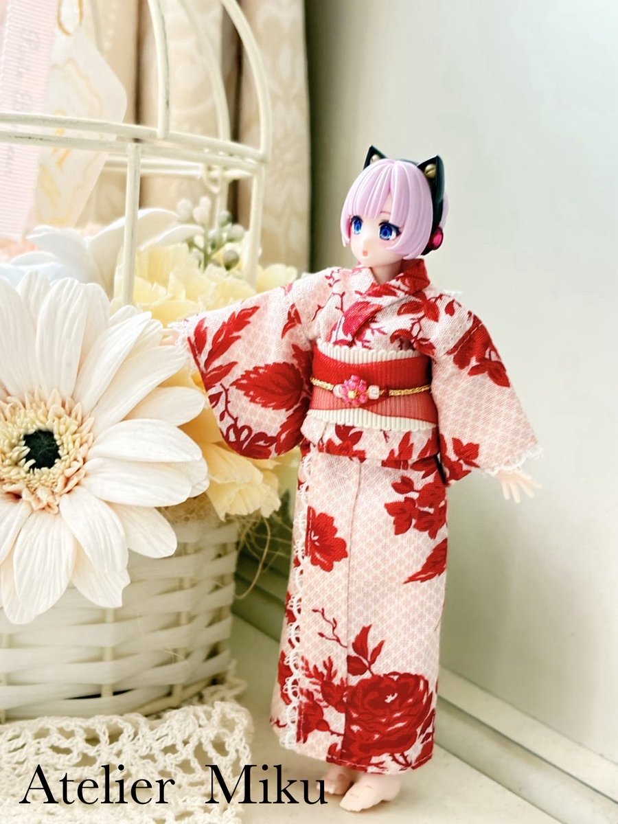 AtelierMiku39's tweet photo. 👘ゆかた👘

華やかな赤バージョン❤️
3色展開のゆかた最終投稿です
金の帯締めをもってきて、グッと大人っぽさを出してみました！
縫製担当の一番のお気に入りです🤩 https://t.co/PDfeB2kpdy