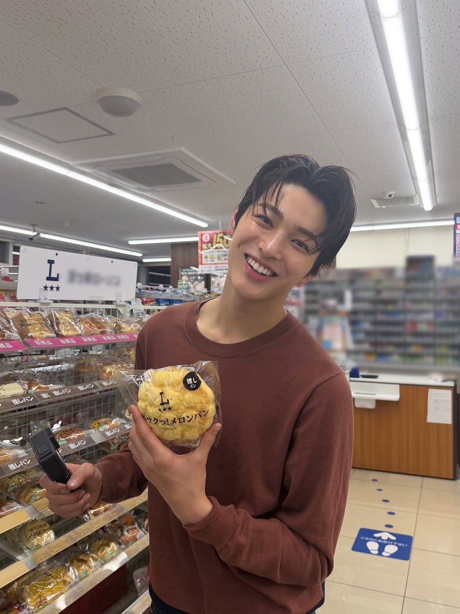 CORTISINDONESIA's tweet photo. [260630] INSTAGRAM

roti melonnya sisa satu

#CORTIS #코르티스 #KEONHO #건호 #GREENGREEN
🐼 https://t.co/KASyTX6Jub
