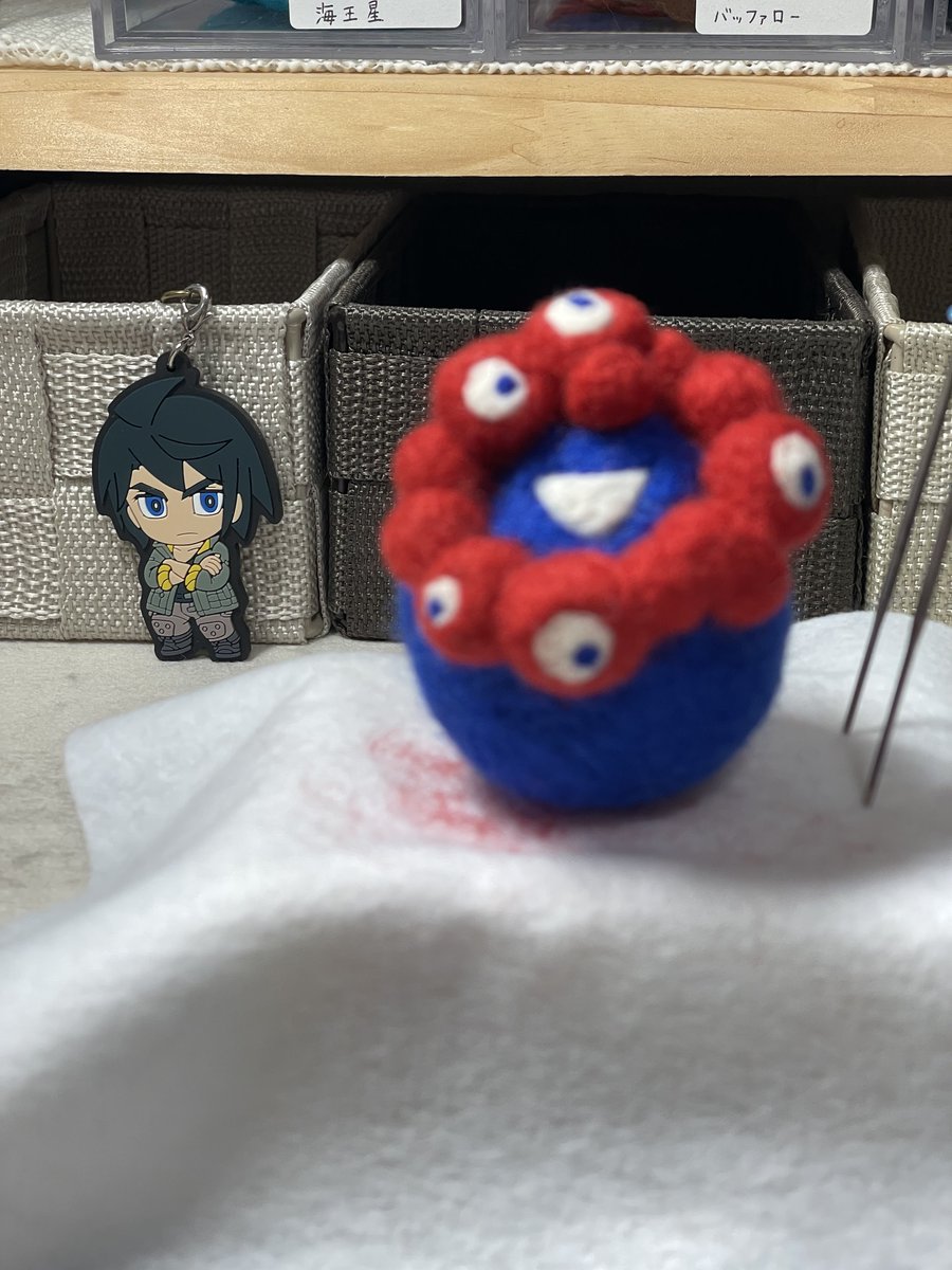 326mt12's tweet photo. 作業机の進捗見守りオーガス
(ミャクミャク様作りました🫰) https://t.co/TgpgvNoA2j