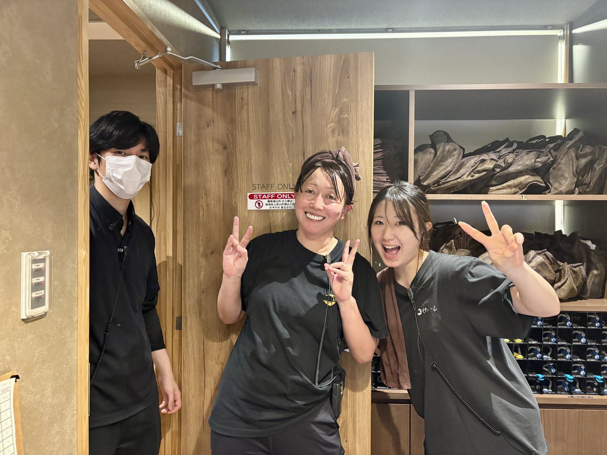 bellmrnuc's tweet photo. 【ゆいる★オランジーナ★グループハーバル】ハーバル軍師オランジーナの贅を極めたインフュージョンとレッドオークの背中ビシバシマッサージ饗宴。ウィスクの心地良い刺激に発汗と血行、お肌の殺菌消炎といいことづくめ。この内容で500円は価格がバグってる。
@yuiru2021 
https://t.co/JxkmHxg9wi https://t.co/G9ZTkEvaH4