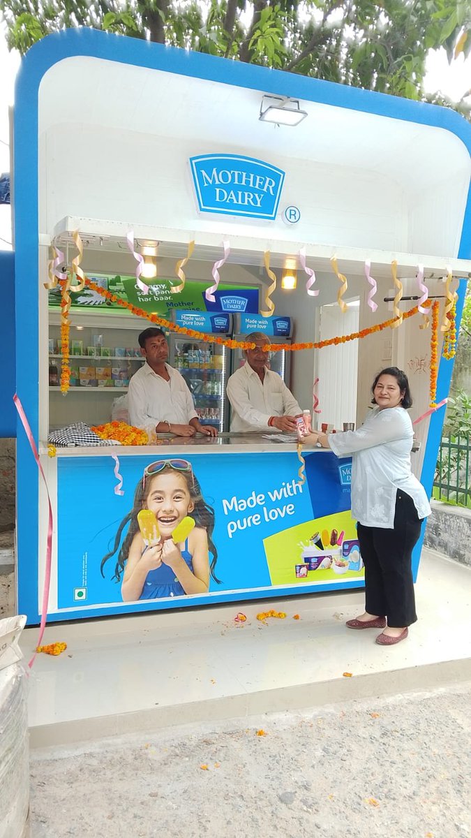 suniltmr's tweet photo. उत्सव अपार्टमेंट, F-ब्लॉक  रोहिणी, में नए @MotherDairyMilk बूथ के उद्घाटन के लिए @smitakaushik5 (पार्षद वार्ड 54) का सहृदय धन्यवाद। हमारे  सभी निवासियों के लिए यह एक बेहद सराहनीय और सुविधाजनक प्रयास है! @Gupta_vijender @gupta_rekha @ChouhanShivraj https://t.co/jVjrTcVBM7