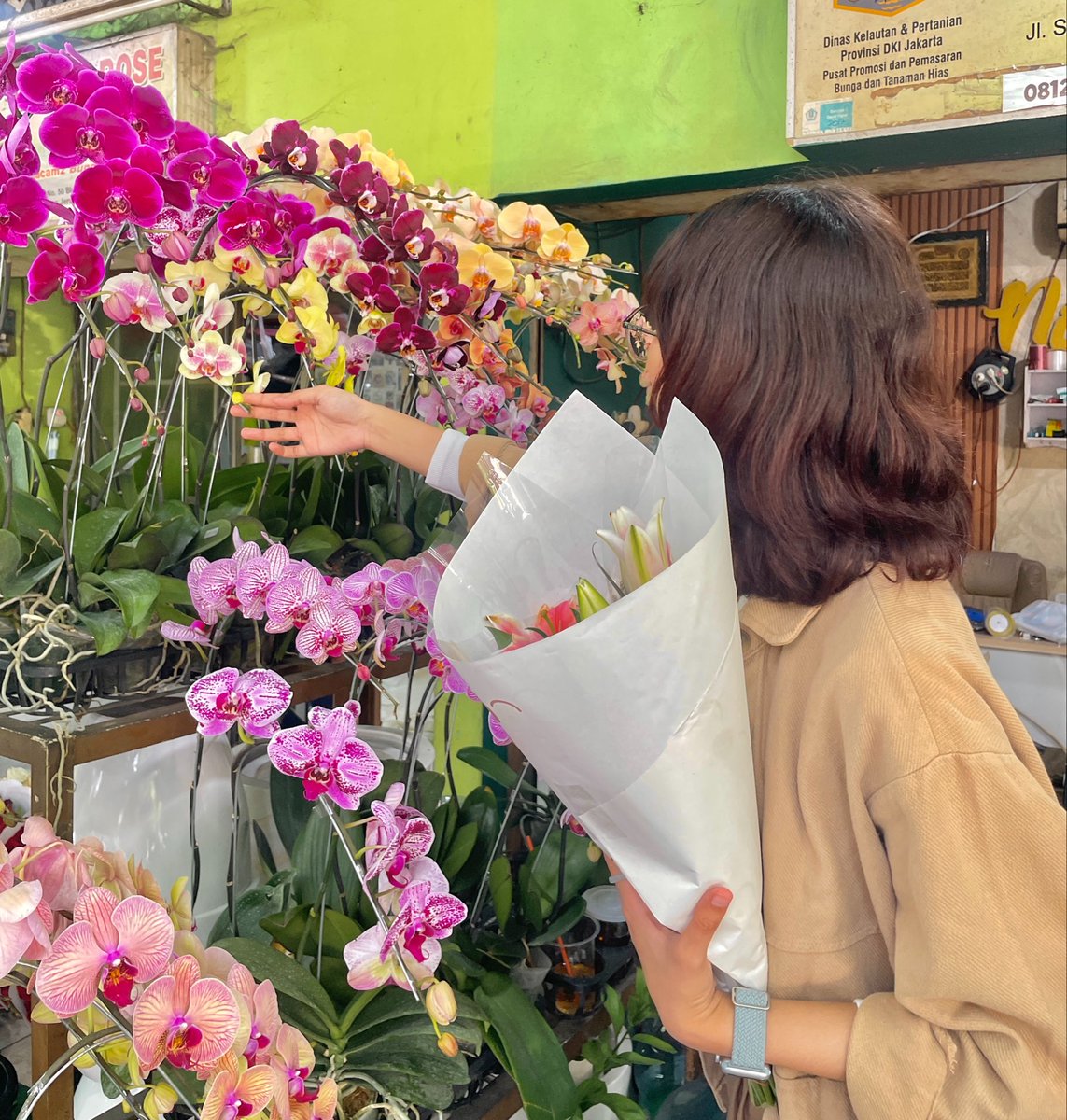 bielbiey's tweet photo. Pasar Rawabelong adalah pasar yang harus dikunjungi sekali seumur hidup🌷💐🌺🌹 https://t.co/S5lv0iSdwe