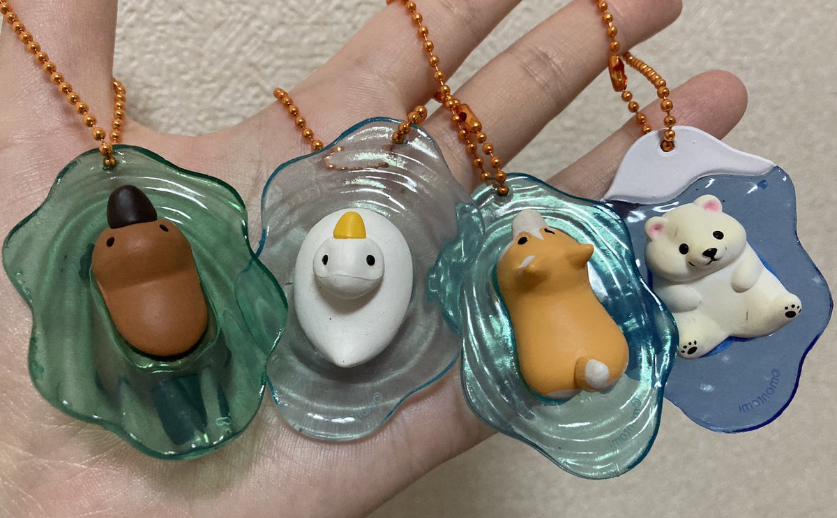 FloraSnowrabbit's tweet photo. 4回で欲しいの揃ったのでペンギン出てないけどここでストップ🫶熱望はアヒルとコーギーだったけど、カモノハシとシロクマも愛着湧いてきてもうずっとにこにこしながら眺めてる🥰シロクマは傷ついてて困り眉みたいだけどそれがまた可愛い🐻‍❄️🐾 https://t.co/hxidj53st3