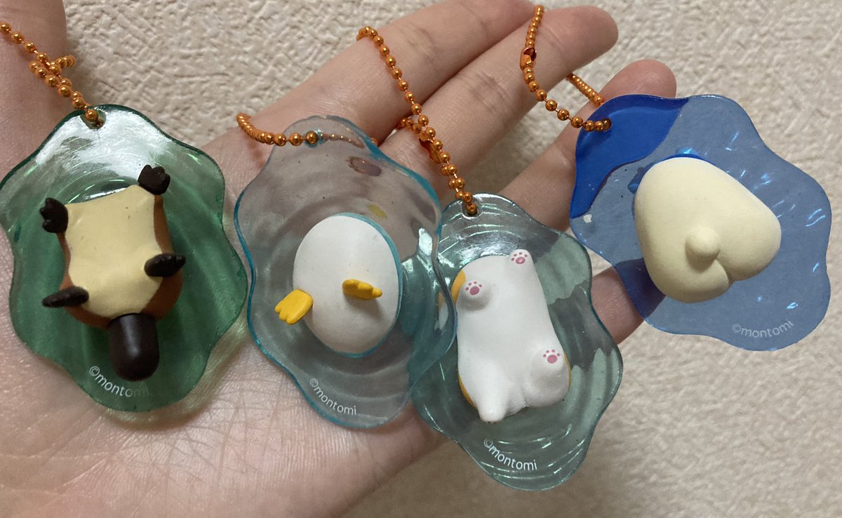 FloraSnowrabbit's tweet photo. 4回で欲しいの揃ったのでペンギン出てないけどここでストップ🫶熱望はアヒルとコーギーだったけど、カモノハシとシロクマも愛着湧いてきてもうずっとにこにこしながら眺めてる🥰シロクマは傷ついてて困り眉みたいだけどそれがまた可愛い🐻‍❄️🐾 https://t.co/hxidj53st3