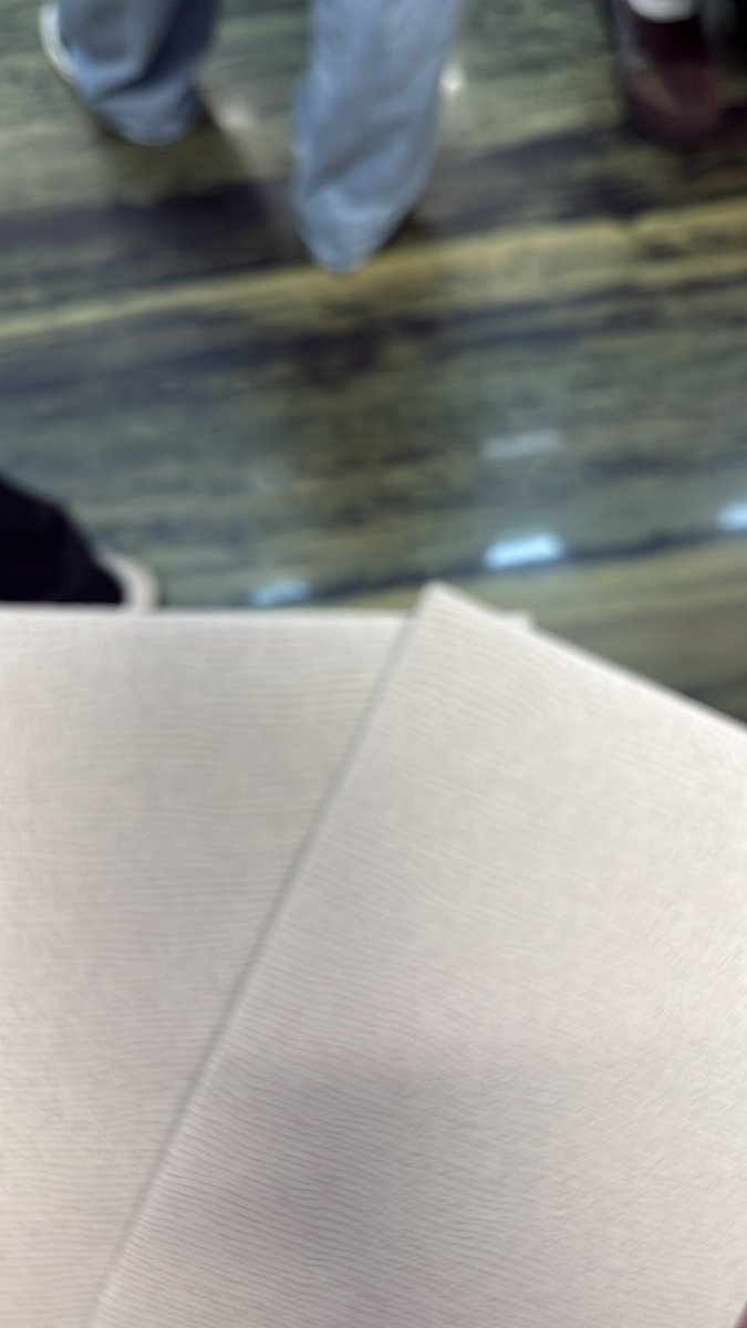 hongrange_'s tweet photo. 오마이갓 폴라 두장 https://t.co/jncd43a4K8