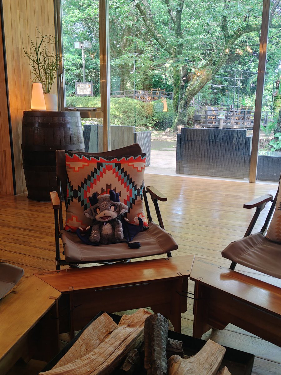 kyara_watch's tweet photo. ホテルアンダリゾート伊豆高原
アンダピング館に宿泊です

バリ島の雰囲気の本館に対して、グランピングをイメージしたアンダピング館は、森の中の癒し空間です

でび様方にはゆっくりと寛いでもらいます🥰

#でびぬい撮り https://t.co/yNcg34ADpJ