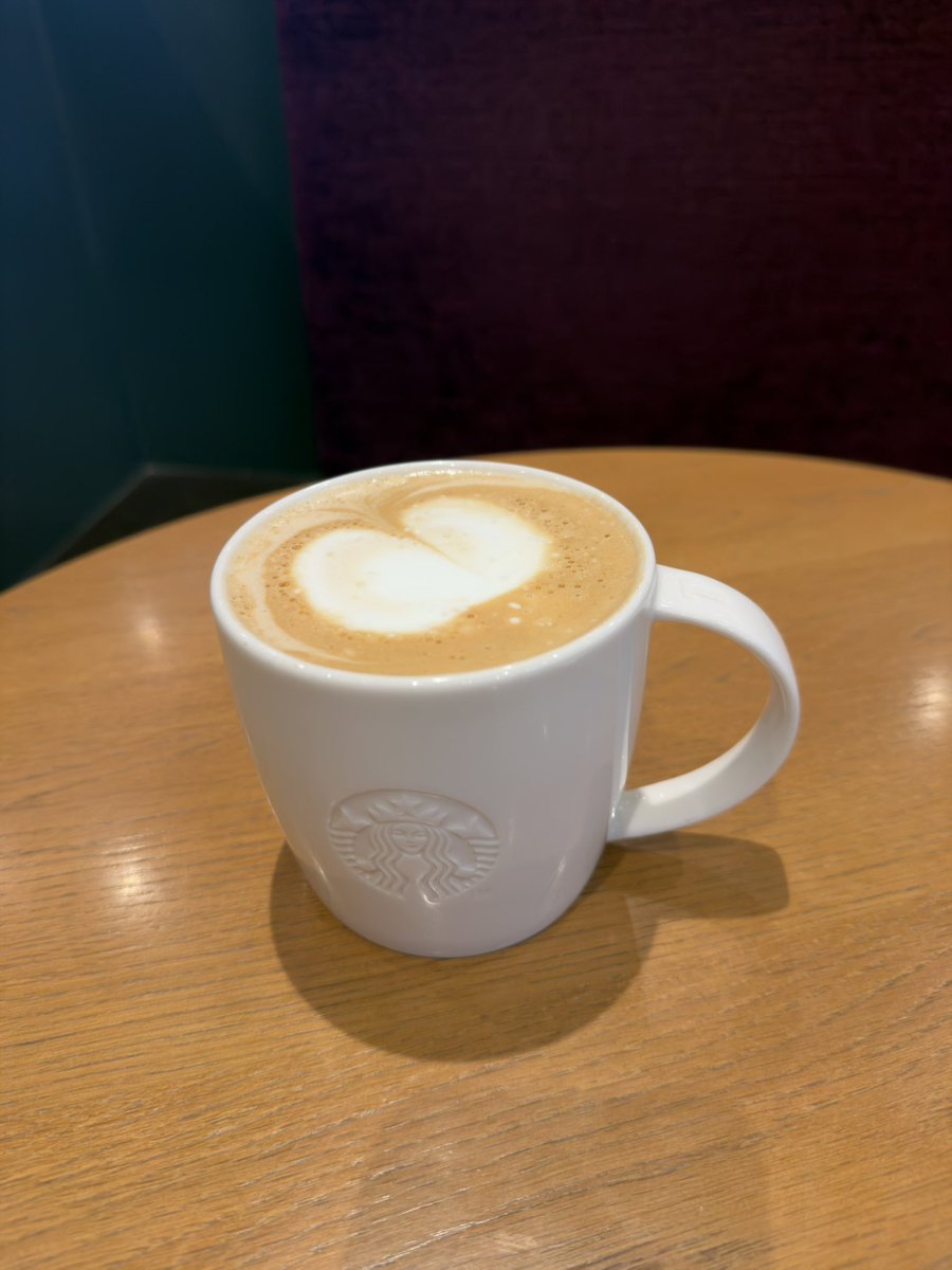 Interlightweet's tweet photo. スタバ愛知 
アピタ高蔵寺店 

スターバックスラテ 

ラテアート練習中との事です👏🏻👏🏻👏🏻
頑張ってくれました✨✨✨ https://t.co/J8twri8AMr