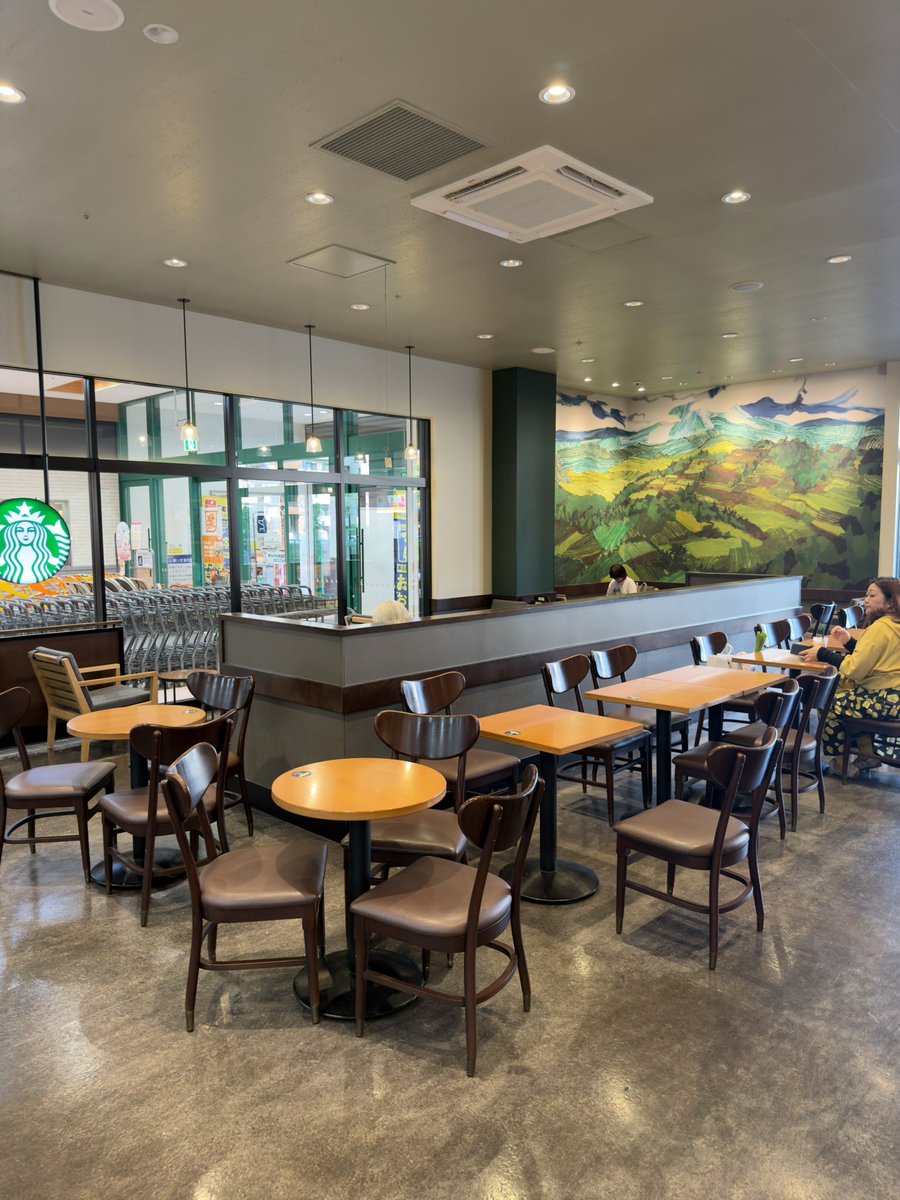 Interlightweet's tweet photo. スタバ愛知 
アピタ高蔵寺店 

スターバックスラテ 

ラテアート練習中との事です👏🏻👏🏻👏🏻
頑張ってくれました✨✨✨ https://t.co/J8twri8AMr