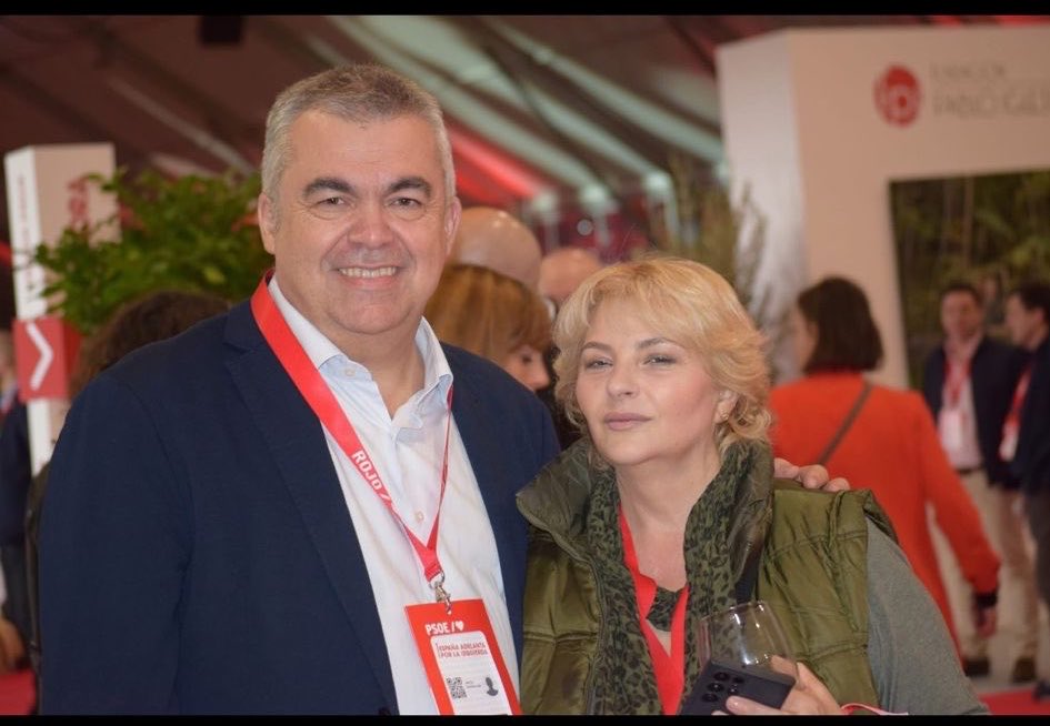 yorchpal's tweet photo. @EnBocaDe_Todos @cuatro @Nacho_Abad Eleanor moggio que habéis entrevistado como jubilada…no es solo jubilada…es socialista de Collado Villalba…amiga del sanchismo y evidentemente de Andrés “el paracetamoles”: psoe de Collado Villalba…el otro día le diste  @Nacho_Abad dale @AntonioRNaranjo https://t.co/5xWtO5NZO3