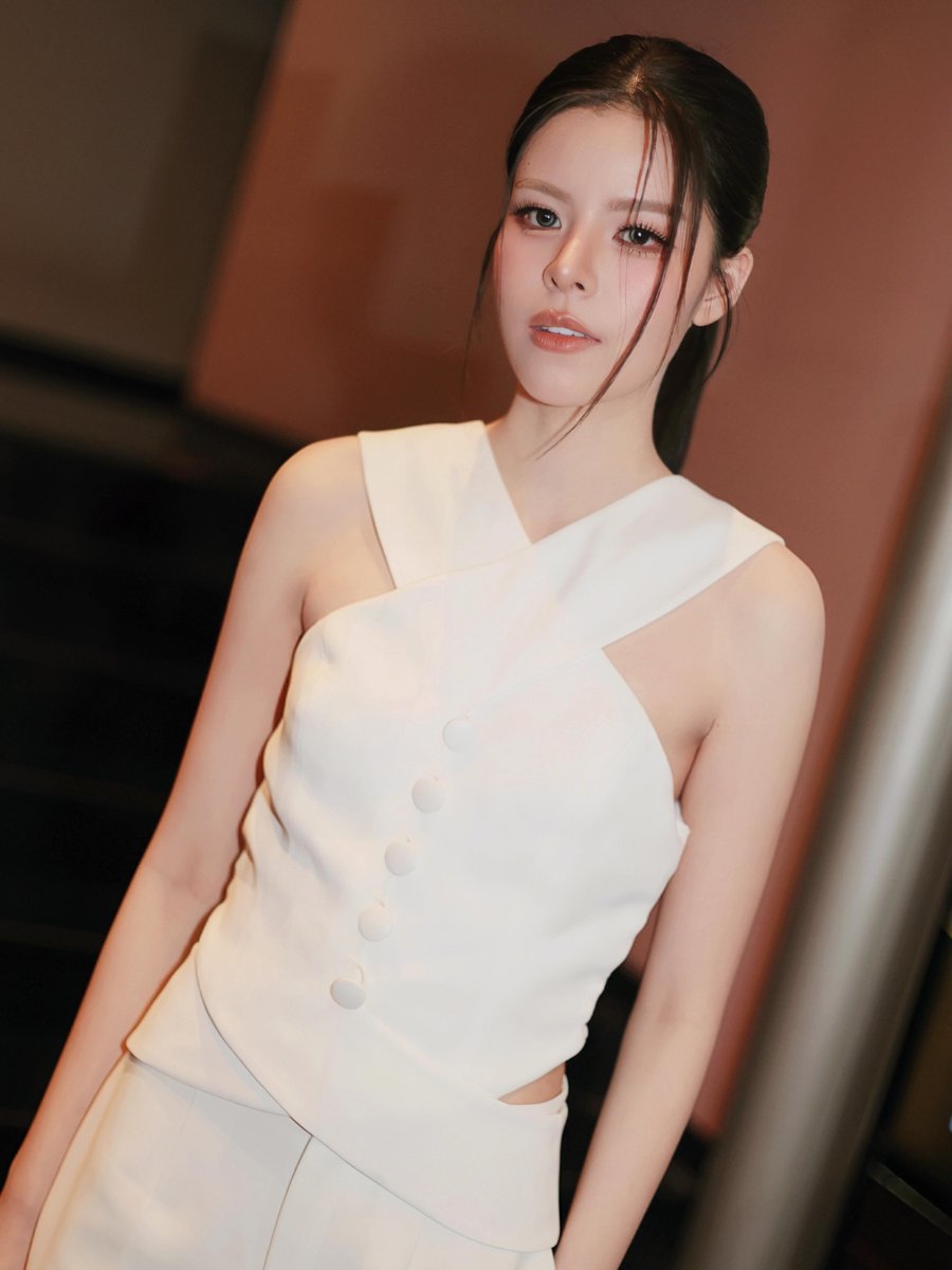 page__user's tweet photo. She's so pretty 

#fay_riezz https://t.co/hqfkhb5I0E