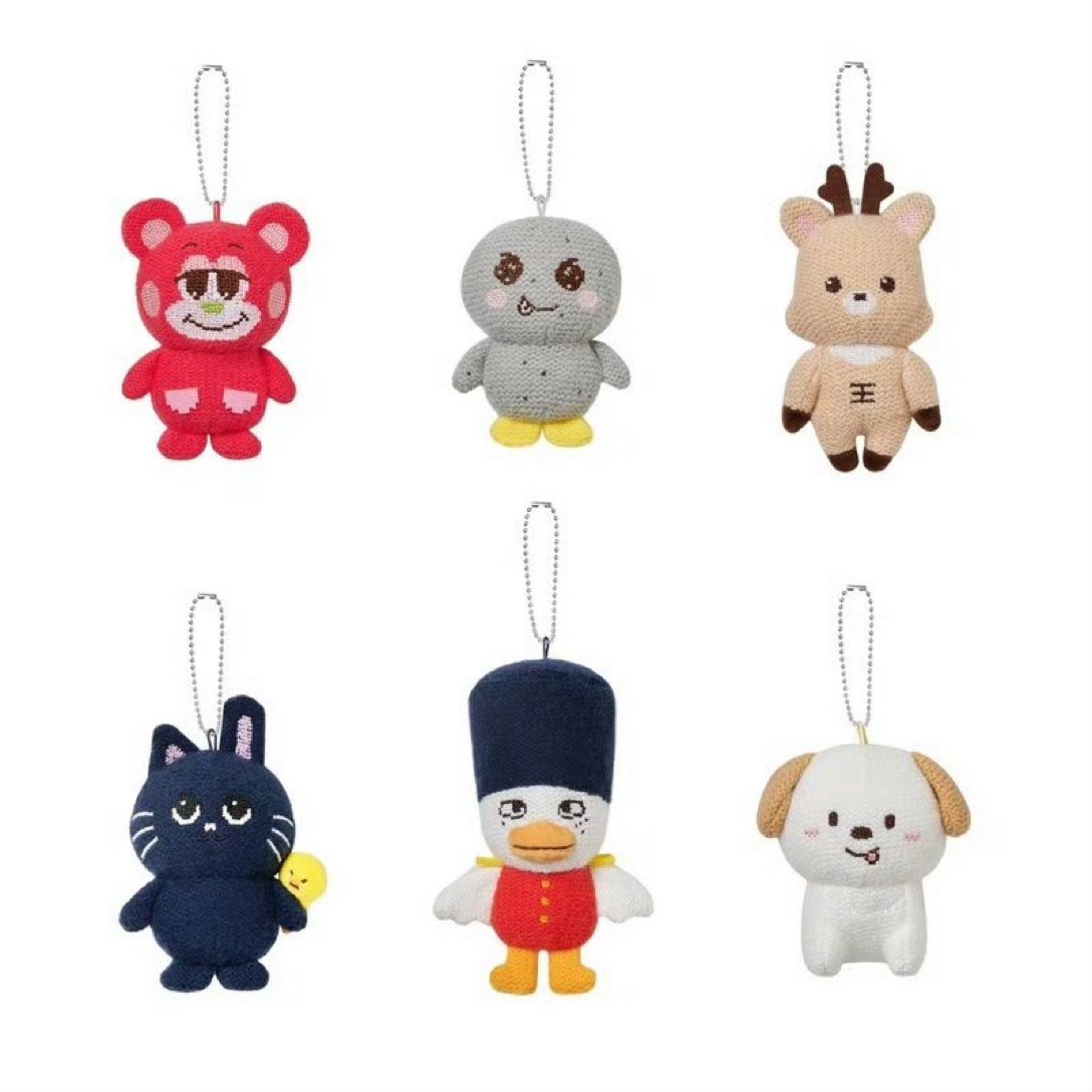 deerpups's tweet photo. they shouldve just restock the actual dolls instead of this. https://t.co/neH19wnSHG