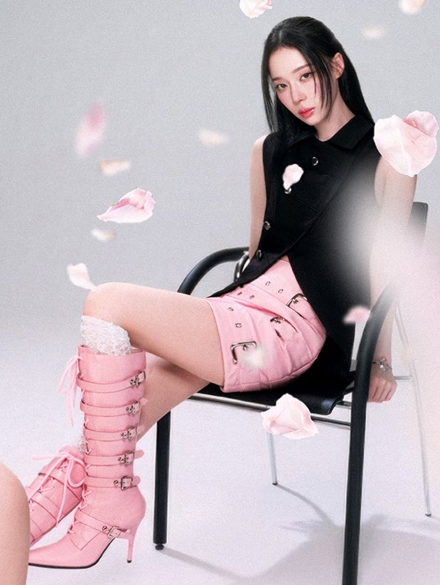 joyminjeong's tweet photo. this outfit omg 😩 https://t.co/Wl8UTzVBxF