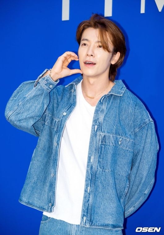 Kstyle_news's tweet photo. SUPER JUNIOR ドンヘ、公演中に倒れ込み涙を見せる姿も…直筆手紙で謝罪「とても悔しくて胸が痛む」
https://t.co/8FU7MprM36 https://t.co/5CkkvsXeAz