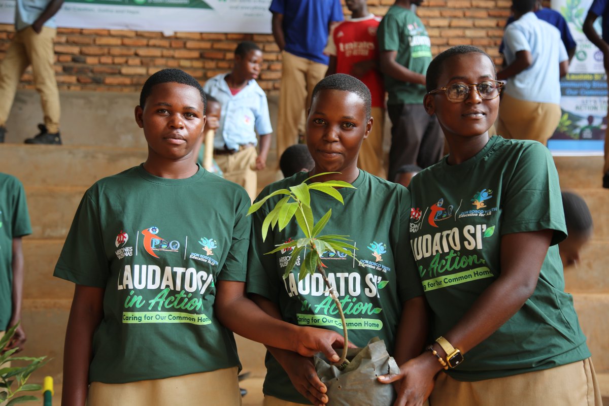TopafricanewsC's tweet photo. 🌳 Every tree planted is a promise to future generations. Young people in Rwanda are responding to Pope Francis' call in Laudato Si' by taking practical action to care for our common home through tree planting and environmental conservation. Together, we are growing a greener future—one tree, one young person, and one community at a time. 💚🌍

#LaudatoSiInAction #CareForOurCommonHome #TreePlanting #YouthForEnvironment #ClimateAction #Rwanda #EnvironmentalStewardship