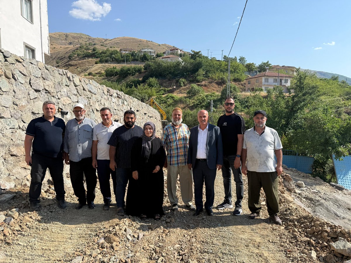 ihsanozbay44's tweet photo. 📍Sarıot Mahallesi

Sarıot Mahallemizde devam eden istinat duvarı çalışmalarını yerinde inceleyerek ekip arkadaşlarımıza kolaylıklar diledik.

Mahallelerimizin ihtiyaçlarını birer birer karşılamaya, ilçemizin dört bir yanında çalışmalarımızı kararlılıkla sürdürmeye devam ediyoruz.