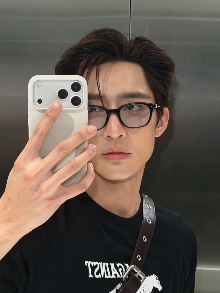 EarthOfficialFC's tweet photo. วันนี้ความหล่อทำงานหนักมาก 🫠🍭

IG : theearthe 

Earth Pirapat 
@Earth_Pirapat #EarthPirapat #ชาวโลก https://t.co/coVsOX0qS5