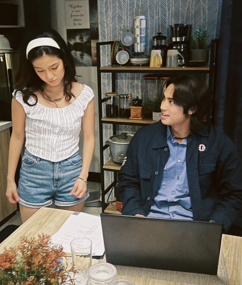 A_itsme__'s tweet photo. Please tell me I didn’t miss this in the movie. 

#DonBelle #TayoSaWakas https://t.co/Je3S7gnV54