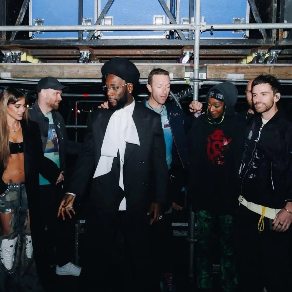 purestats's tweet photo. Coldplay, Little Simz, Burna Boy, Elyanna and Tini Stoessel's "We Pray" is now certified Platinum in Poland. https://t.co/YeocShZMIf