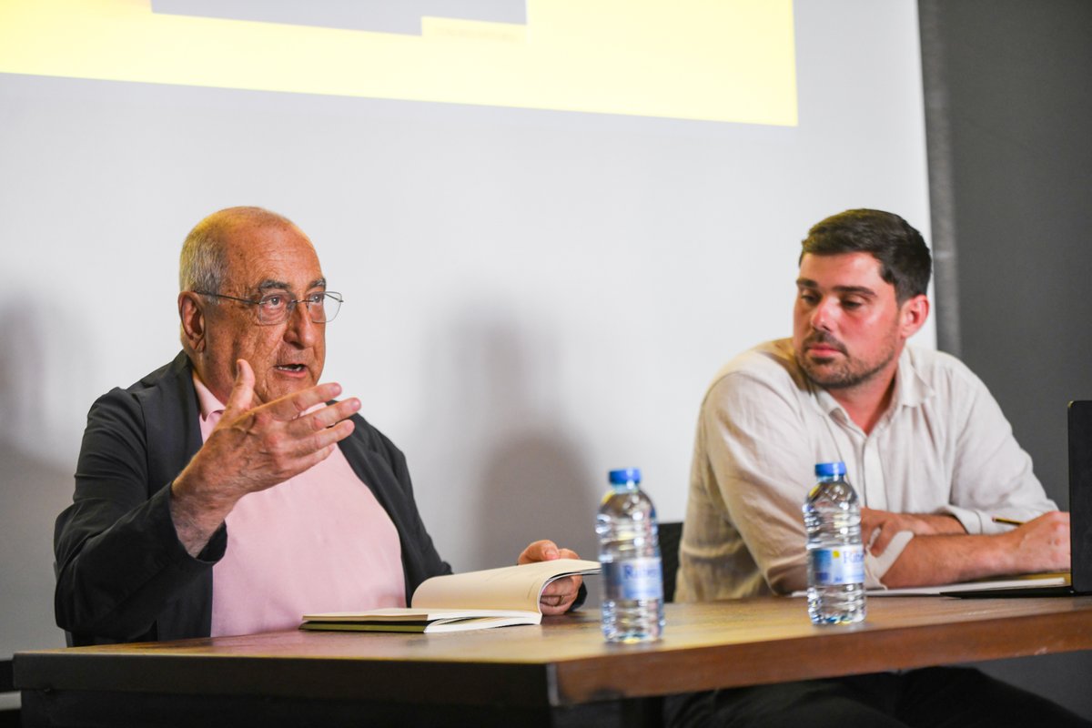 Ipatrimoni's tweet photo. L'investigador de l'ICRPC, @CaballeEduard, va presentar ahir el llibre Salvado o recuperado a l'Institut Amatller d'Art Hispànic, acompanyat de @quimnadal. L'obra estudia el control franquista del patrimoni a través del Servei de Defensa del Patrimoni Artístic Nacional (SDPAN) https://t.co/cAITrwTvJZ