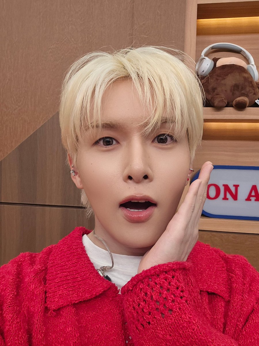 leigh1381's tweet photo. 📸 2026.06.30 (KST) WEVERSE Update: RYEOWOOK

“Thank you for joining us on "Cultwo Show" Let's do Runaway! ❤️❤️”

#SUPERJUNIOR #슈퍼주니어 
#スーパージュニア #スジュ 
#주니어KRY #SuperJuniorKRY
#려욱 #RYEOWOOK @9ryeong9 
@SJofficial @muchie05 @lei1381 

🙇‍♀️ follow us ✅
☀️🐶@leigh1381 
🌙🐰@muchie05 
💙🧝‍♀️@lei1381🐤🦚🐱🐼🐰🐶🦄🦒🐧

💙